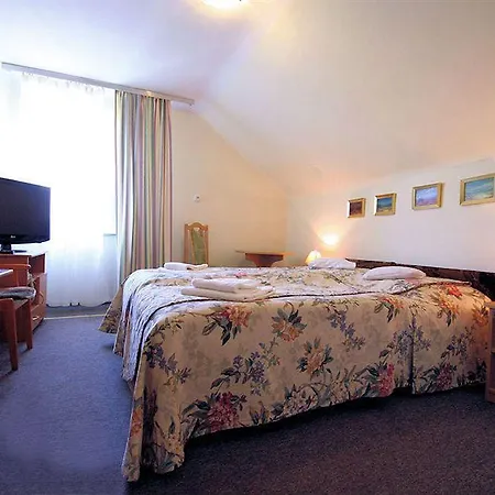 Bed & Breakfast Carlton 2*