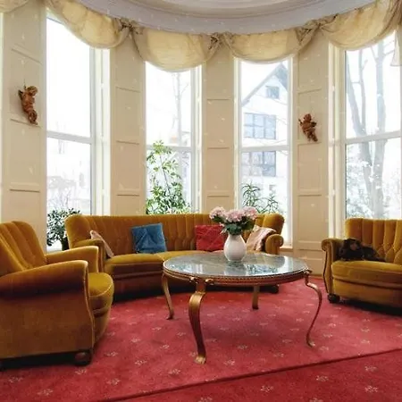 Carlton Oda ve Kahvaltı